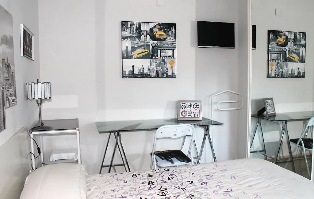 Station2B Bed And Breakfast Malaga